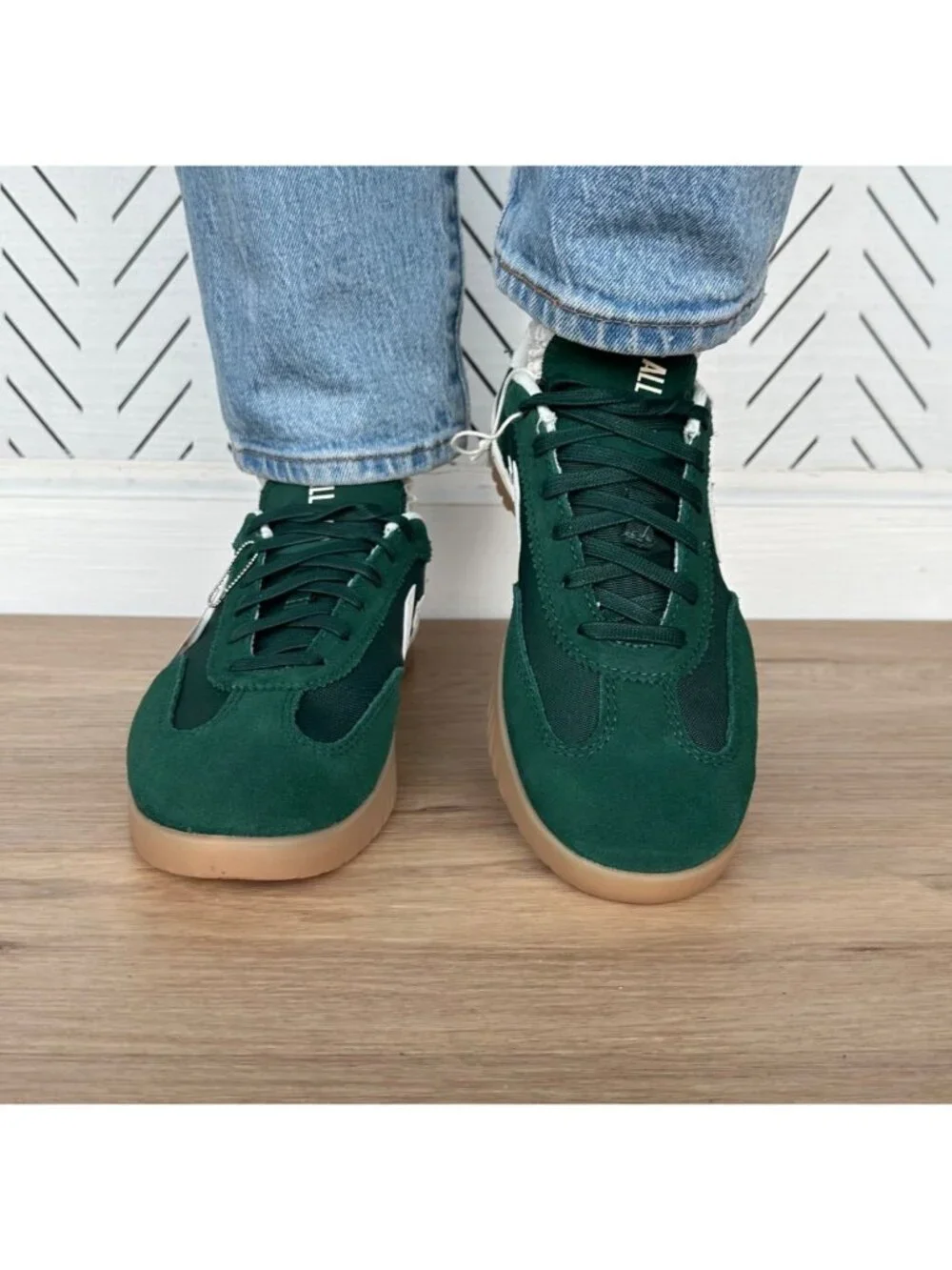 ⭐Converse Run Star Trainer Ox 7.5 Women Shoes Suede Green Casual Sneaker A13359C - Picture 4 of 15